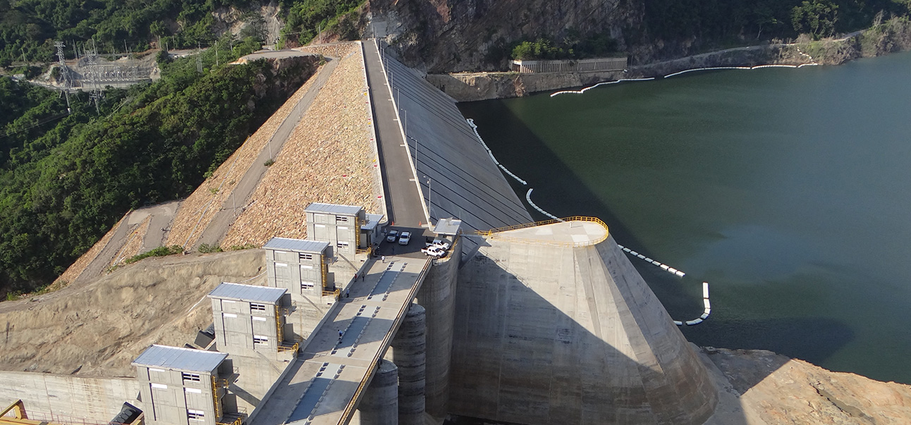 Cerro de l’Aguila dam monitoring in Perù. Sisgeo supplied vibrating wire piezometers, MPBX borehole extensometers, vibrating wire piezometers, vented pressure transducers, thermometers, pendulums, telependulums, 3-D crackmeters, vibrating wire crack meters, V-notch weirs, MIND multipurpose readouts and Omnialog data acquisition system.