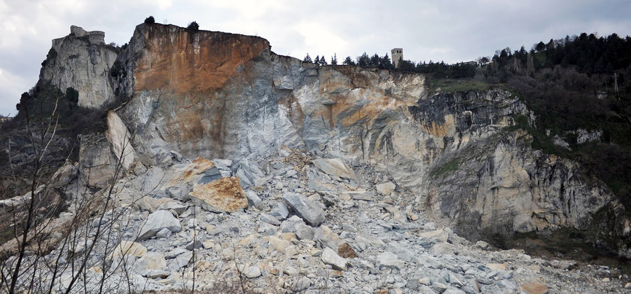 San Leo rockfall in Italy. Sisgeo supplied some sensors for the SHM structural monitoring of the buildings above the mountain and some geotechnical monitoring sensors to control the stability of the rocks and ground.